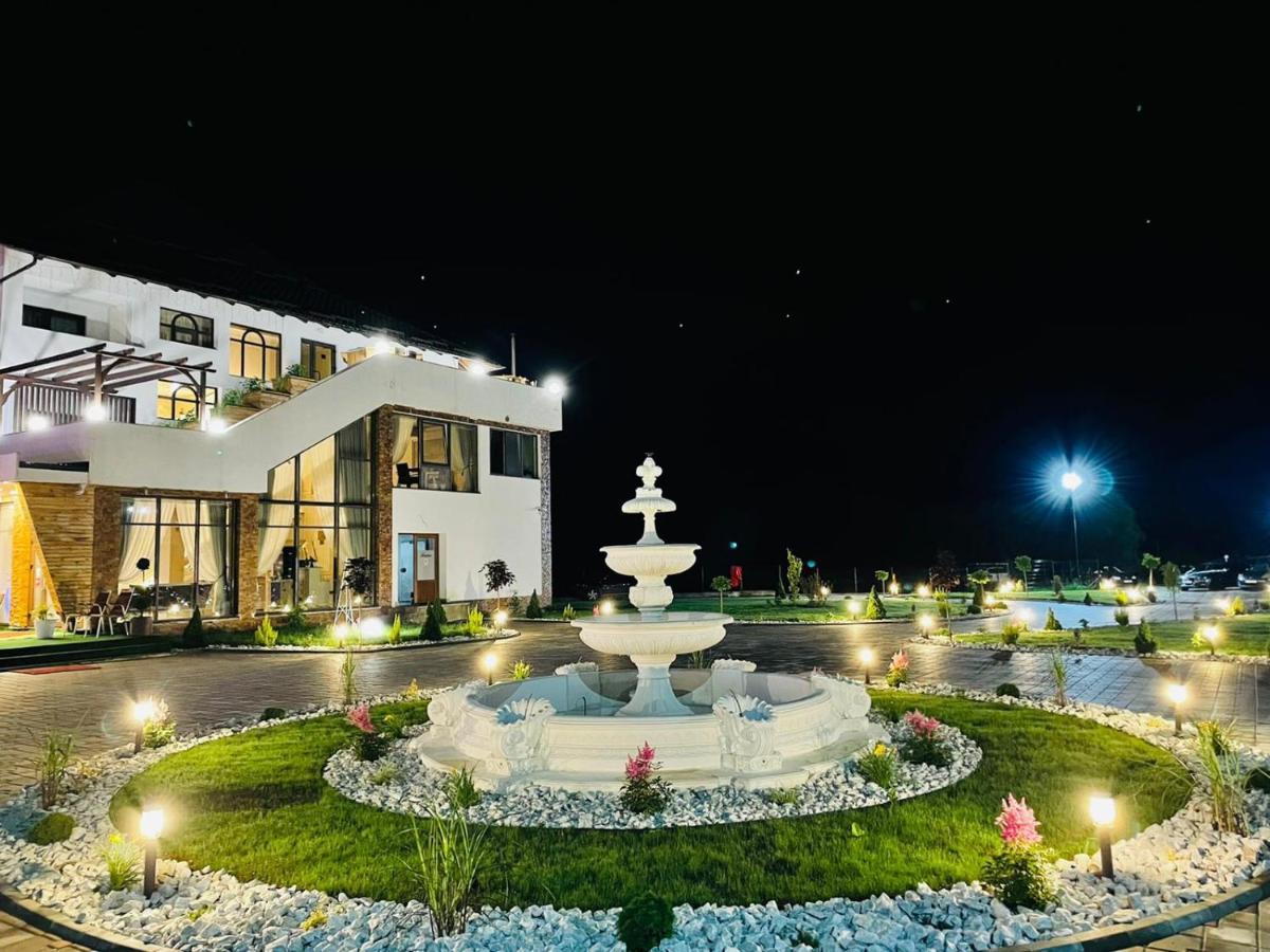 Gradina Mariajelor Hotel Campulung Moldovenesc Exterior photo